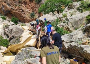 Εθελοντική εργασία μαθητών από τη Γερμανία στους καταρράκτες Λεπίδας στον Πάρνωνα