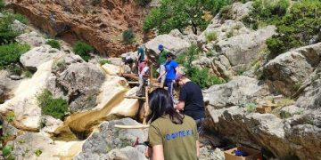 Εθελοντική εργασία μαθητών από τη Γερμανία στους καταρράκτες Λεπίδας στον Πάρνωνα