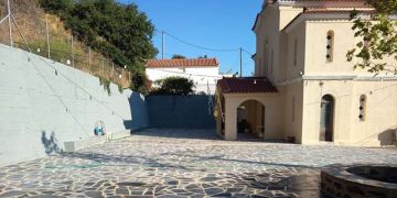 Κουλέντια: Ολοκληρώθηκε η πλακόστρωσης της πλατείας του Ιερού Ναού – monemvasianews.gr
