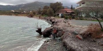 Διάβρωση στην παραλία Ξηφιά: Ομόφωνη αναβολή στο Περιφερειακό Συμβούλιο